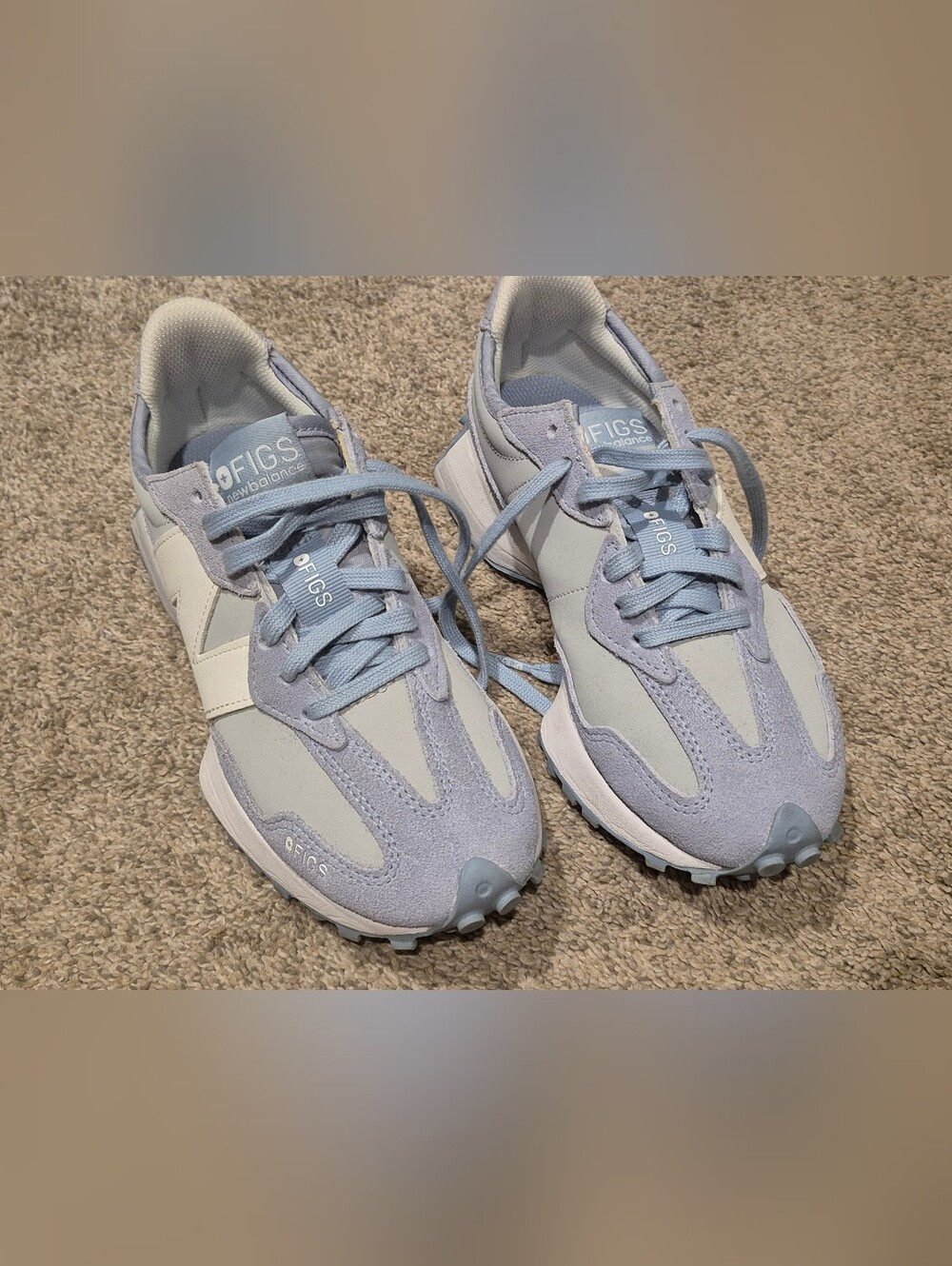 FIGS Women's Pale Blue & White